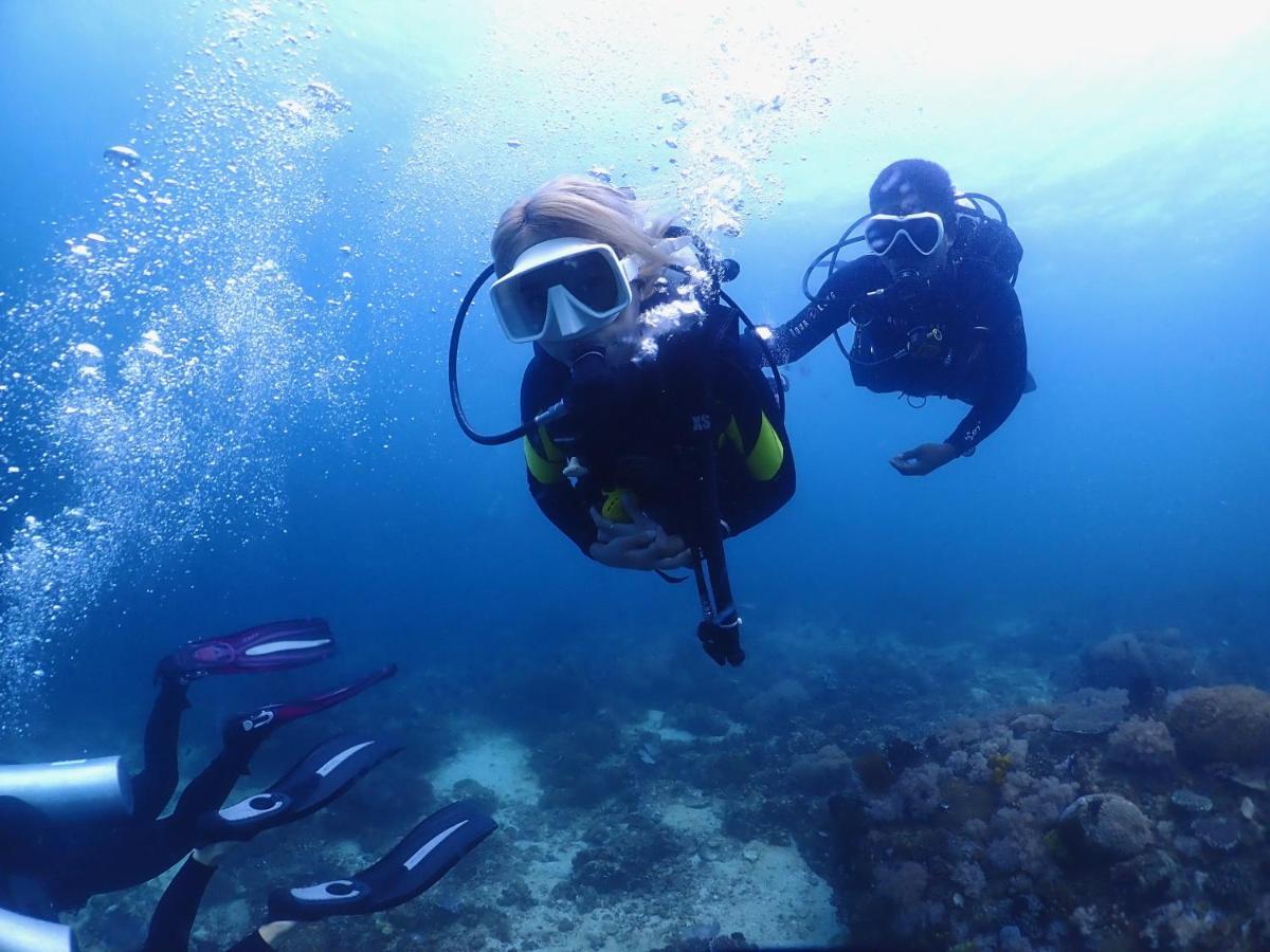 Hotel Pamanilao And Padoy'S Dive Camp Batangas Zewnętrze zdjęcie